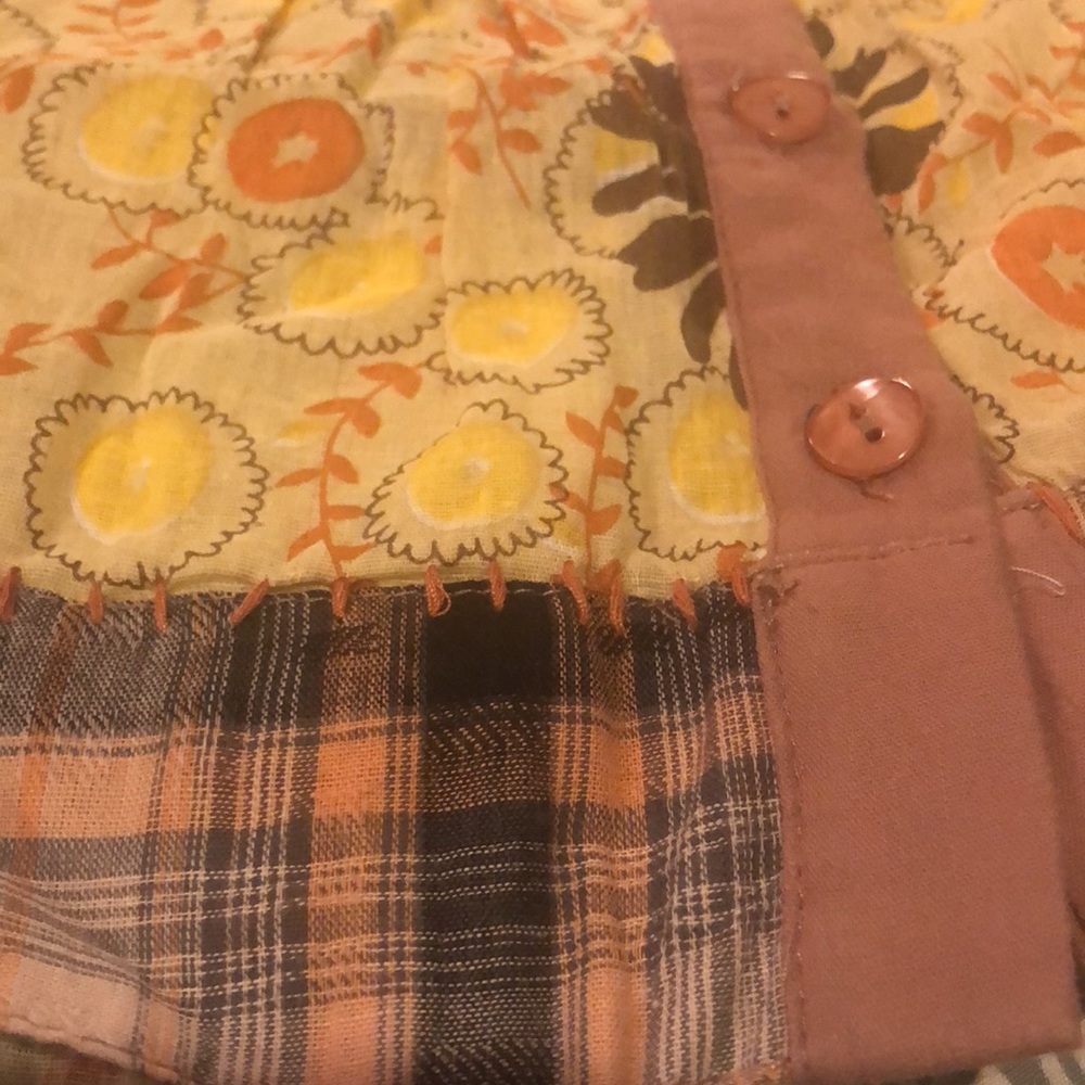 Lulumari button down top - Picture 7 of 7